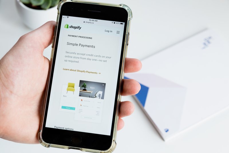 4 Key Benefits of Using Hubspot with Shopify